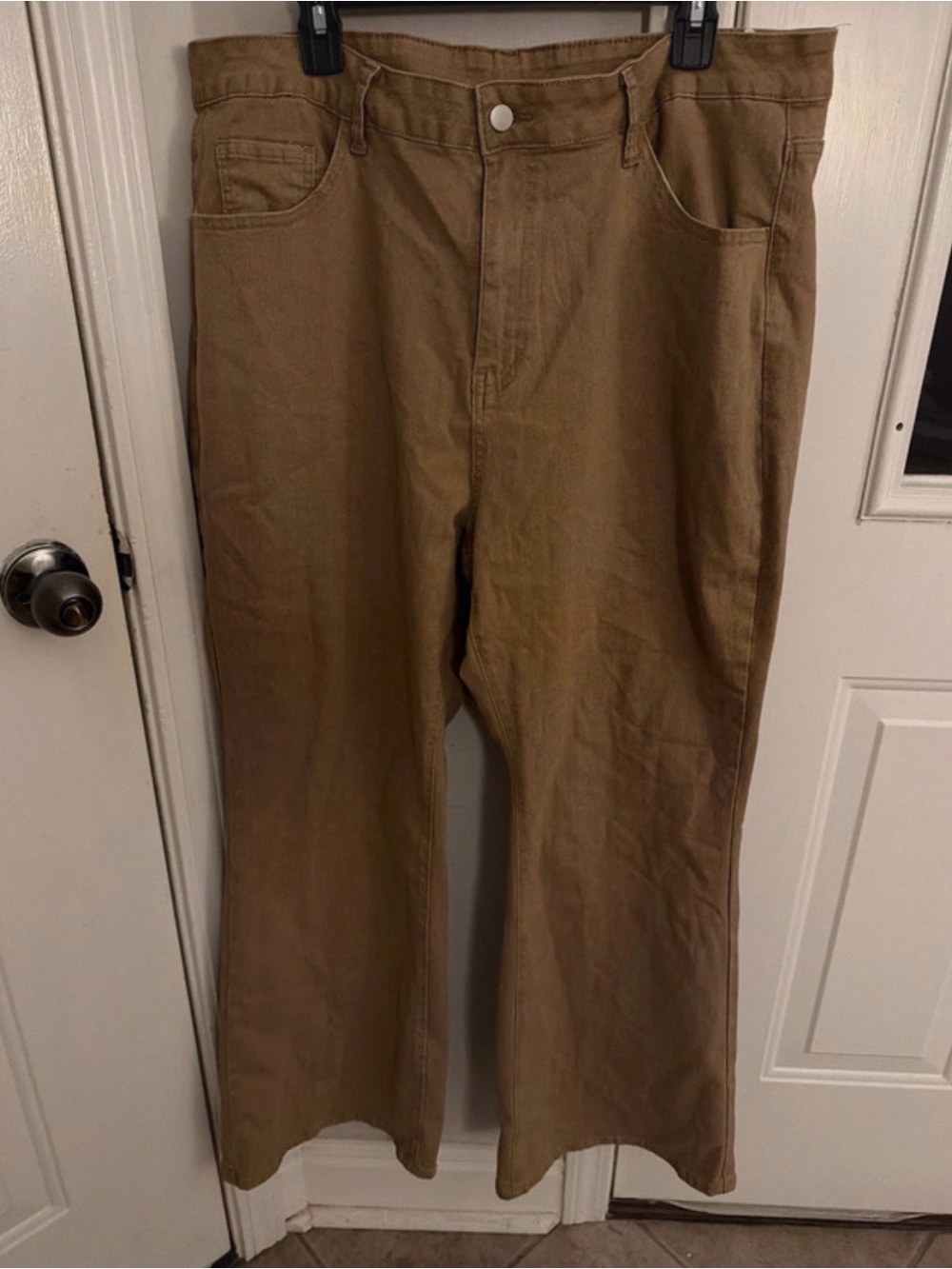 Wide-Leg High-Rise Pants in Tan